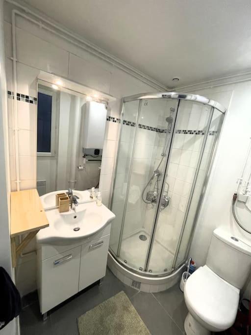 Paris: Appartement Batignolles Kültér fotó